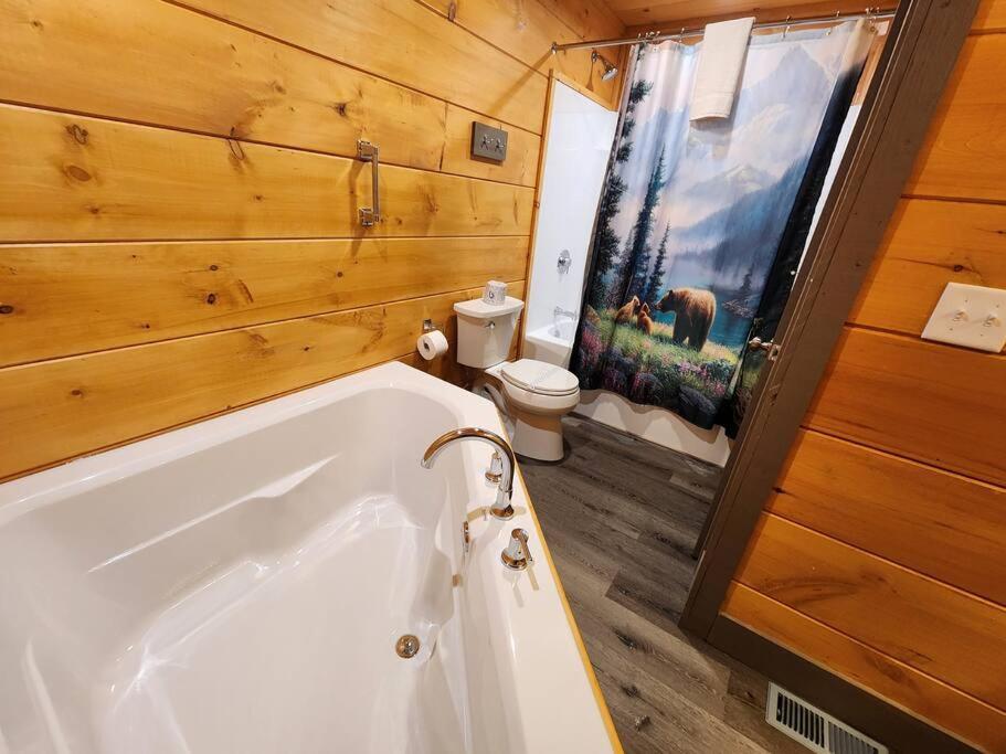 Dancing Bear Cabin- Relax & Enjoy! Sevierville Dış mekan fotoğraf