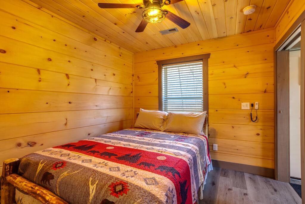 Dancing Bear Cabin- Relax & Enjoy! Sevierville Dış mekan fotoğraf
